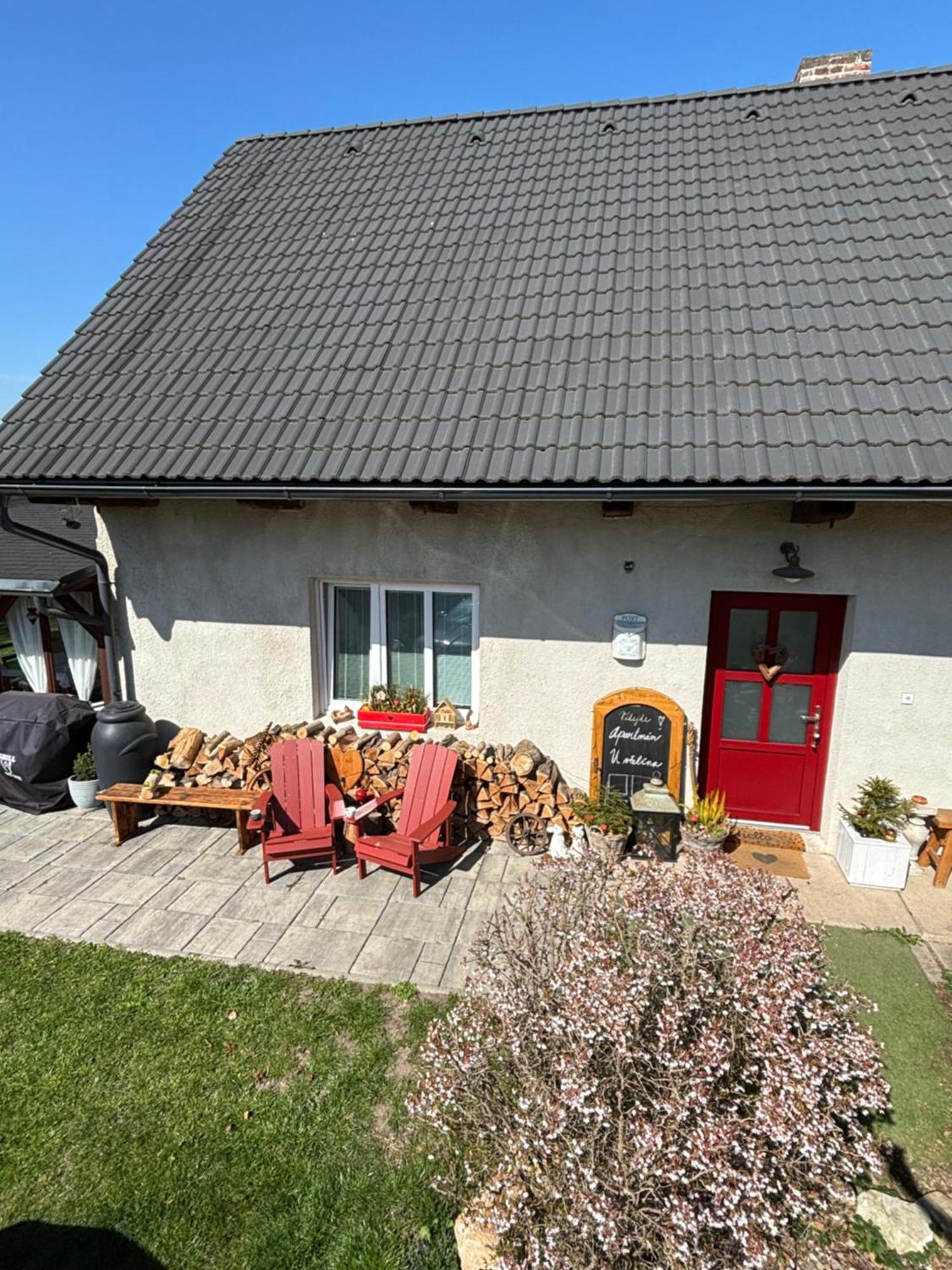 Apartman U Vcelina Chlumec nad Cidlinou Exteriör bild